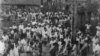Penangkapan anggota PKI (Partai Komunis Indonesia) oleh TNI di Madiun, September 1948. (Foto wikipedia)