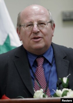 British parliament member Mike Gapes holds a news conference in Baghdad, Jan. 24, 2006.