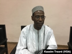 Professeur Amadou Hama Maïga, président du partenariat de l'eau en Afrique de l'ouest à Bamako, le 17 décembre 2017. (VOA/Kassim Traoré)