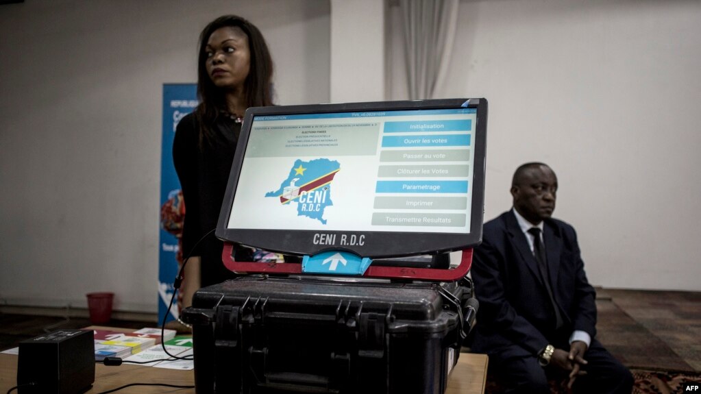La Commission Ã©lectorale nationale indÃ©pendante (CÃ©ni) a prÃ©sentÃ© la machine Ã  voter Ã  Kinshasa, le 21 fÃ©vrier 2018.