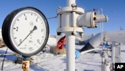 Arhiva - Merač pritiska gasa na gasovodu kroz Ukrajinu, 1. januara 2009.