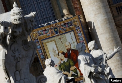 Pope Canonizes 4 New Saints, Including Married Couple