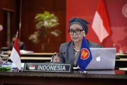 Menlu Retno Marsudi dalam pertemuan para menteri luar negeri ASEAN dengan Menlu Rusia Sergei Lavrov yang dilakukan secara virtual, Rabu (17/6) (Courtesy Kemlu RI)