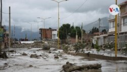 Vista de una calle en Tiquipaya, Bolivia, inundada por la crecida del río Taquiña a causa de fuertes lluvias en los últimos días. Febrero 22 de 2020. Foto: Wilfford Miranda.