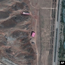 Citra satelit kompleks militer Parchin di tenggara Teheran, Iran (Foto: AP)