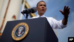 El presidente Barack Obama ofrece discurso en la sede de la compañía de construcción M.Luis Construction en Rockville, Maryland.