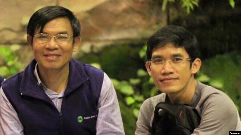 អតីតអ្នកសារព័ត៌មានវិទ្យុអាស៊ីសេរី លោក អ៊ួន ឈិន (ឆ្វេង) និងលោក យាង សុធារិន (រូបថតពីទំព័រហ្វេសប៊ុក COMFREL)