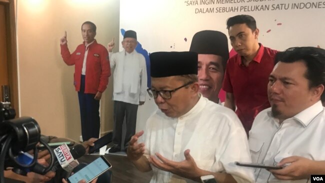 Wakil Ketua TKN Arsul Sani mengatakan pihaknya membentuk tim hukum berisi 40 orang yang diketuai Yusril Ihza Mahendra. (VOA/Rio Tuasikal)