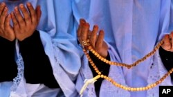 وضعیت امنیتی باعث می شود برخی از زنان از رفتن به مساجد ابا ورزند