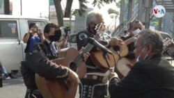 Mariachis homenajearon a las madres salvadoreñas que se encuentran en centros de contención. 