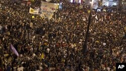 Thousands of demonstrators gather to protest at Puerta del Sol square in Madrid, Spain, May 12, 2012.