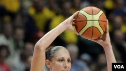 Salah satu bintang basket putri Amerika, Diana Taurasi, mencetak 16 poin dalam final Kejuaraan Dunia Basket Putri FIBA di Republik Ceko hari Minggu (3/10).