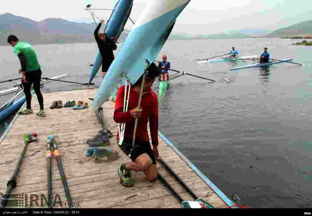 اردوی تیم ملی قایقرانی روئینگ مردان در مریوان. عکس: بهمن شهبازی، ایرنا
