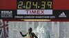 Mutai của Kenya phá kỷ lục trong cuộc đua Boston Marathon 2011