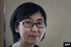 Luật sư Vương Vũ, nữ luật sư nhân quyền đầu tiên ở Trung Quốc, đã bị cảnh sát đến nhà bắt đi hôm 9/7. Cho đến nay, không ai biết bà đang ở đâu.