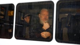 El arresto de Julian Assange sigue a las denuncias de WikiLeaks acerca de lo que llaman 