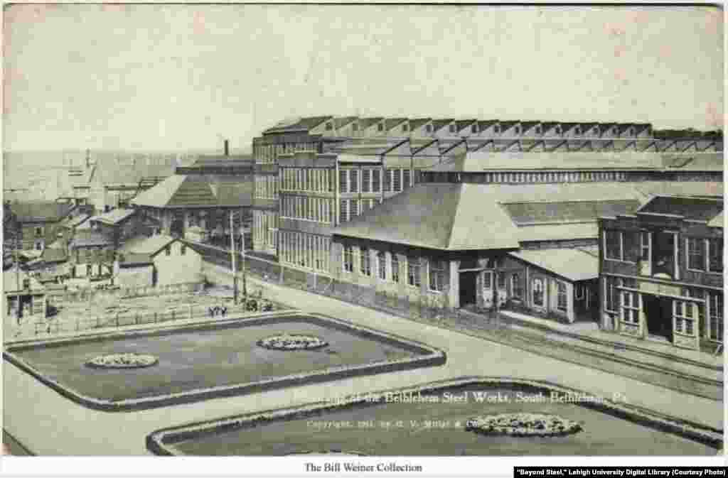 View of the Bethlehem Steel plant buildings, Bethlehem, 1911.