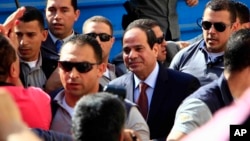 2014年5月26日总统候选人前埃及军方领导人塞西到达投票站