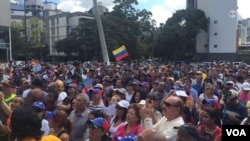 Reunión de ciudadanos y legisladores en una asamblea popular en Caracas, Venezuela. Foto: Álvaro Algarra.