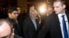 جان کری، وزیر خارجه آمریکا پس از ملاقات با محمدجواد ظریف، کاترین اشتون و وزیران اتحادیه اروپا، همراه با گروه آمریکا به هتل بازمی‌گردد.