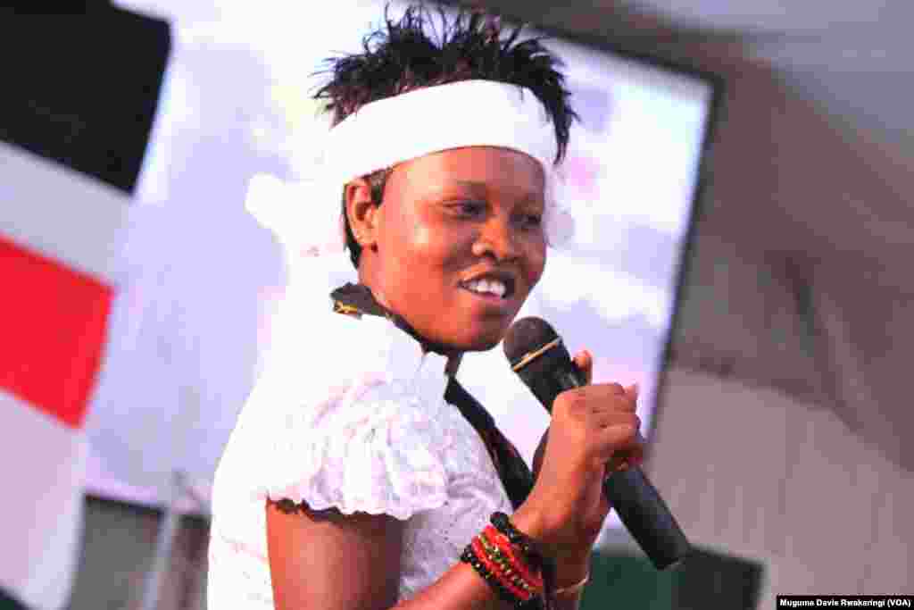 South Sudan artist Zahara Ali, whose stage name is Queen Zee, performs at the fundraiser for Abyei at Freedom Hall in Juba, October 2013.
