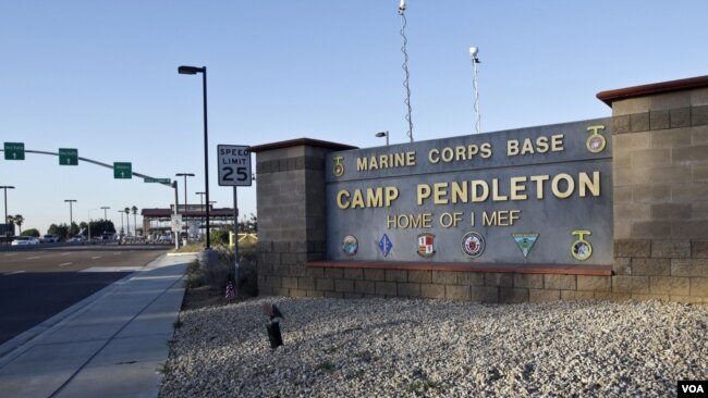 加利福尼亚州彭德尔顿营地的彭德尔顿营海军基地正门（资料照，2013年11月13号）
