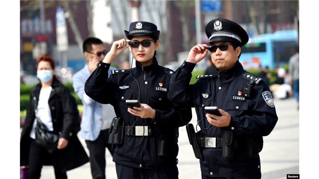 黑科技 频出 中国科技公司称能查看删除后的脸书推特信息