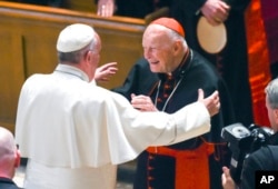 McCarrick Washington ziyaretinde bir araya geldiği Papa Francis'le