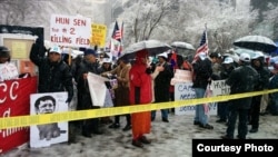 Hundreds of Cambodian-Americans rallied at UN headquarters in New York on Tuesday. 