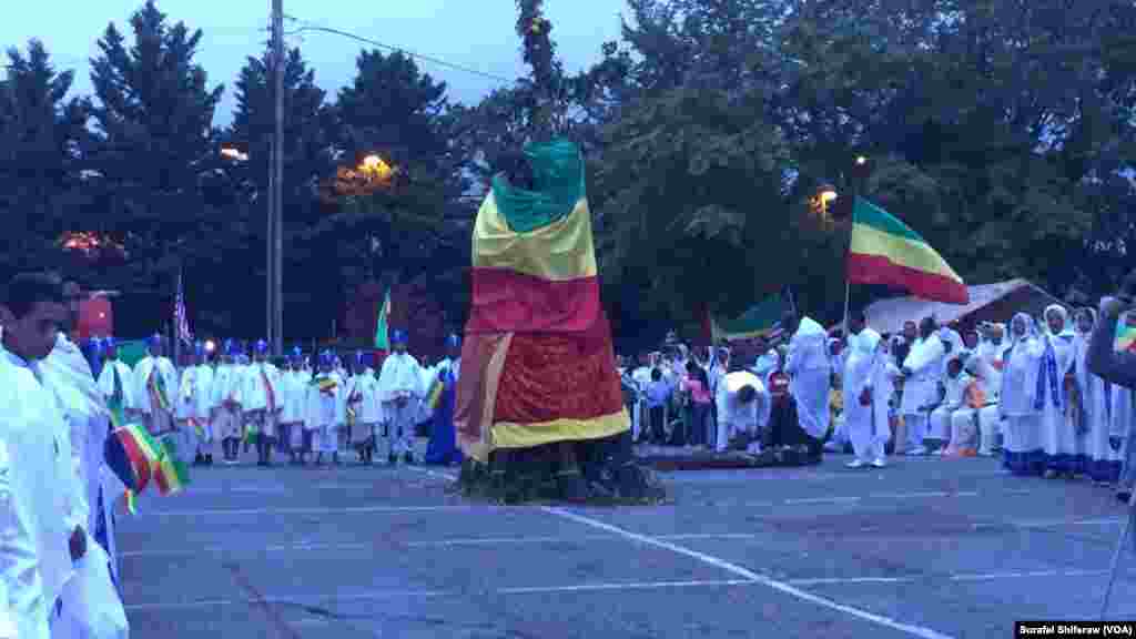 Kasar Ethiopia tana bikin na lokacin da Sarauniya Helena ta gano wani gicciyen da ake zaton a jikinsa aka rataye Annabi Isa. Satumba 28, 2016.