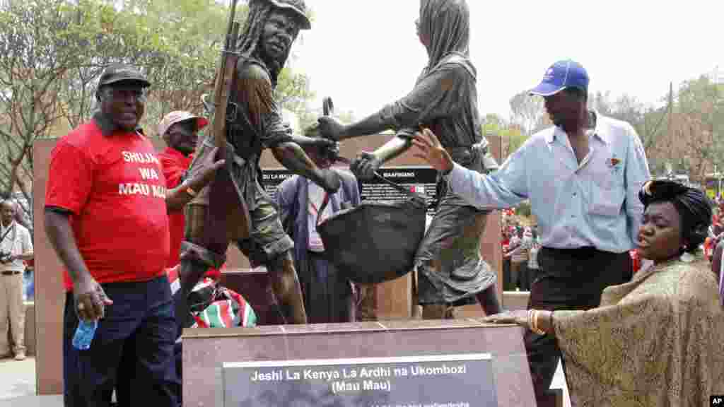 Sanamu ya makumbusho ya wapiganaji wa Mau Mau huko Kenya