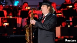 Saxophonist Boney James performs at the 5th Annual Holiday Tree Lighting at L.A. Live in Los Angeles, California, Nov. 28, 2012. 