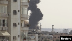 Dim na nebu iznad Gaze posle izraelskih vazdušnih napada