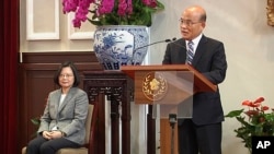 资料照：台湾行政院长苏贞昌在台北的一个记者会上讲话。