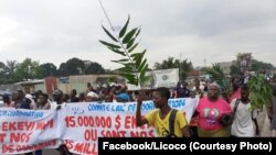 Une foule appelée par le CLC (comité de coordination laïc) pour protester contre la corruption dans la rue de Kinshasa, RDC, 21 octobre 2019. (Facebook / Licoco)