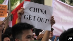 Biểu tình tại Hà Nội chống Trung Quốc đặt giàn khoan dầu ở Biển Đông, ngày 11/5/2014.