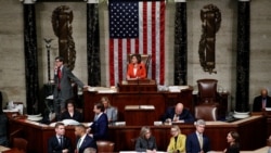Predsednica Predstavničkog doma Nensi Pelosi predsedava glasanjem o rezoluciji kojom se formalizuje istraga o opozivu, 31. oktobra 2019.