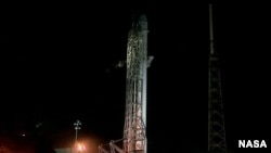 Une fusée SpaceX Falcon 9 à Cap Canaveral en Floride (NASA) 