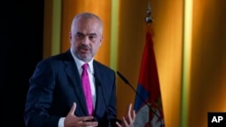 Premijer Albanije Edi Rama govori na biznis forumu Srbija-Albanija u Nišu (AP Photo/Darko Vojinovic)