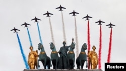  ပြင်သစ်အမျိုးသားနေ့ Bastille Day ကိုကျင်းပနေစဉ်