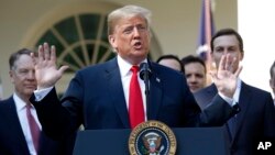 Tổng thống Donald Trump loan báo việc ký Hiệp định Tự do Thương mại Bắc Mỹ sửa đổi tại Vườn Hồng Tòa Bạch Ốc ngày 1/10/2018. 