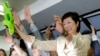 خانم یوریکه کویکه، نخستین زن فرماندار توکیو، پس از برنده شدن در انتخابات آخر هفته روز سه شنبه آغاز به کار کرد. 