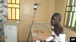 Korban serangan Boko Haram dirawat di sebuah rumah sakit di Maiduguri, Nigeria, 28 Desember 2015. 