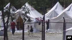 2.500 Σύροι διέσχισαν τα σύνορα με την Τουρκία