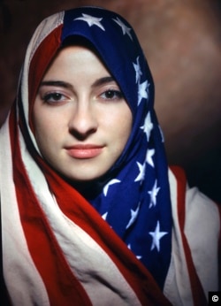 Boushra Almutawakel, Untitled, from the series “The Hijab,” 2001; Chromogenic print, 47 1/4 x 39 3/8 in. (Courtesy of the artist and the Howard Greenberg Gallery)