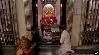 Dituduh Menista Agama Massa Rusak Kuil Hindu Di Pakistan