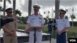 El jefe del Comando Sur de Estados Unidos, almirante Craig Faller, en una rueda de prensa después de su reunión con el jefe de las Fuerzas Militares de Colombia, el general Luis Navarro Jiménez. [Video grab: José Pernalete}