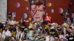 Les fans ont rendu hommage à leur idole David Bowie, Londres, le 14 janvier 2016.