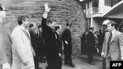 Predsednik Ronald Regan neposredno pre atentata u hotelu Vašington Hilton, 30. marta 1981.