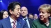 2017年3月19日德國總理默克爾訪日時與日本首相安倍晉三資料照。